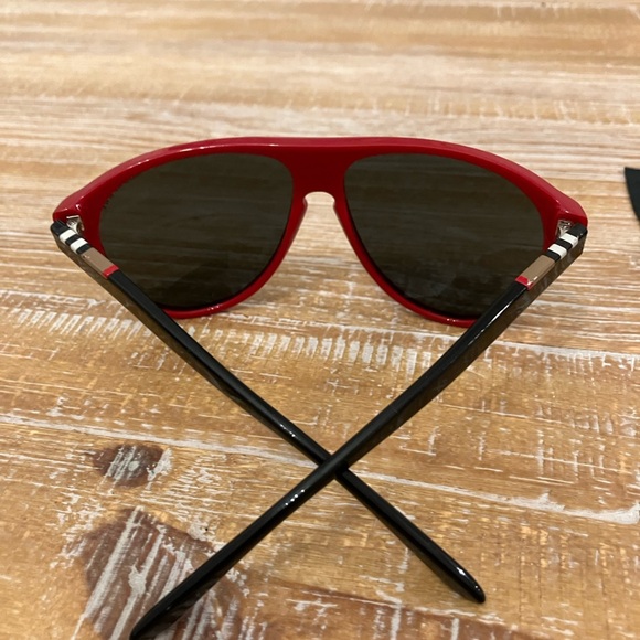 Red Burberry Aviators BE 4142 339387 - Picture 4 of 5